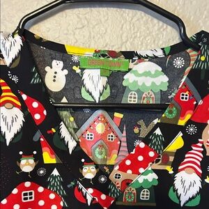Green Town Festive Gnome Print scrub Top